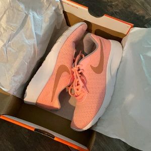 Nike Youth Tennis Shoes